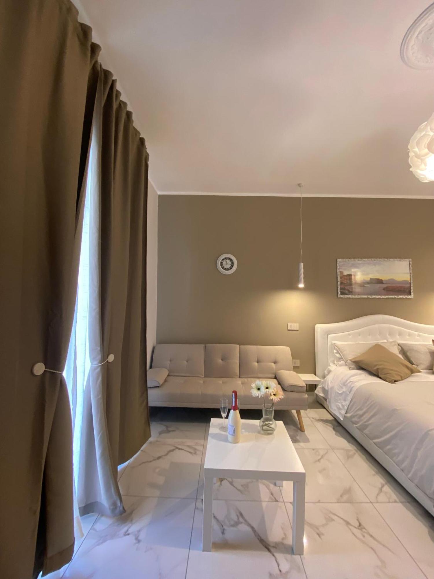 La Dimora Di Marti " Vicino Al Centro Storico Di Napoli" B&B 외부 사진