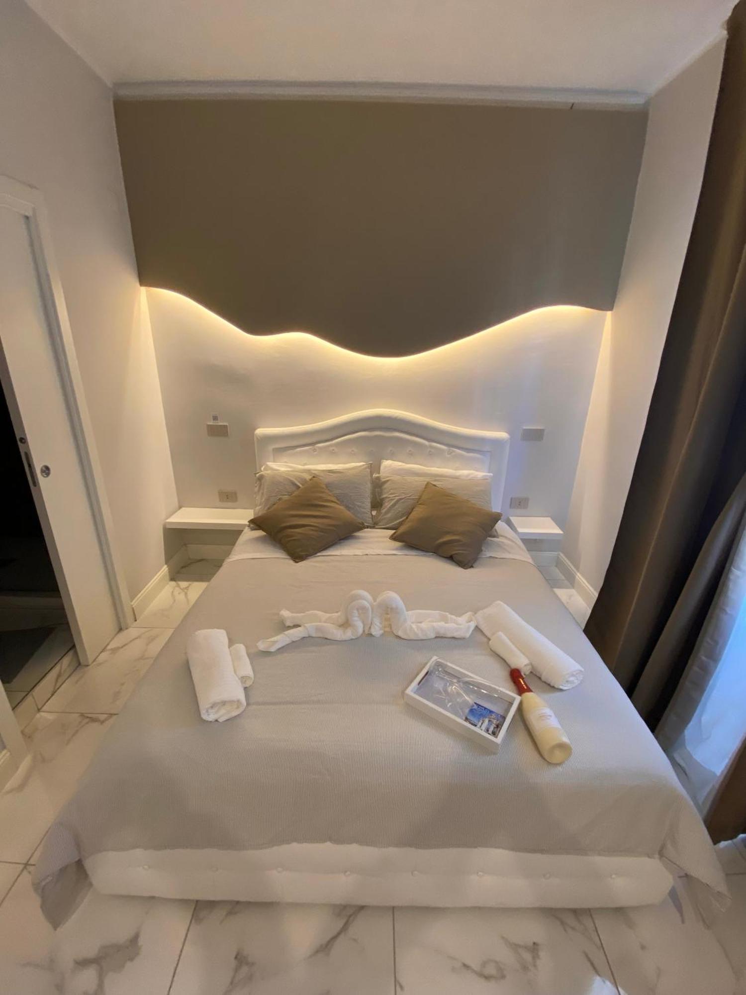 La Dimora Di Marti " Vicino Al Centro Storico Di Napoli" B&B 외부 사진
