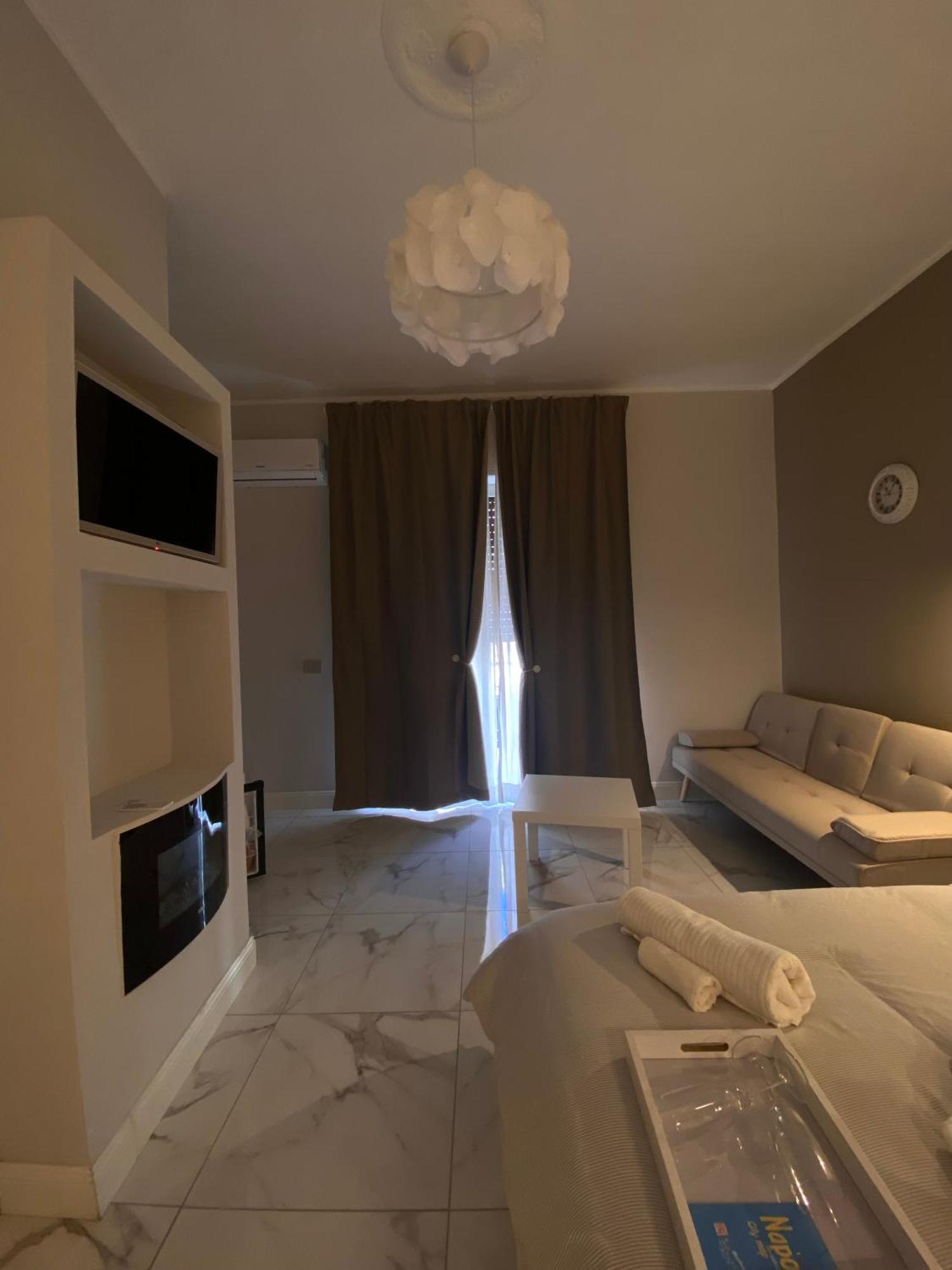 La Dimora Di Marti " Vicino Al Centro Storico Di Napoli" B&B 외부 사진