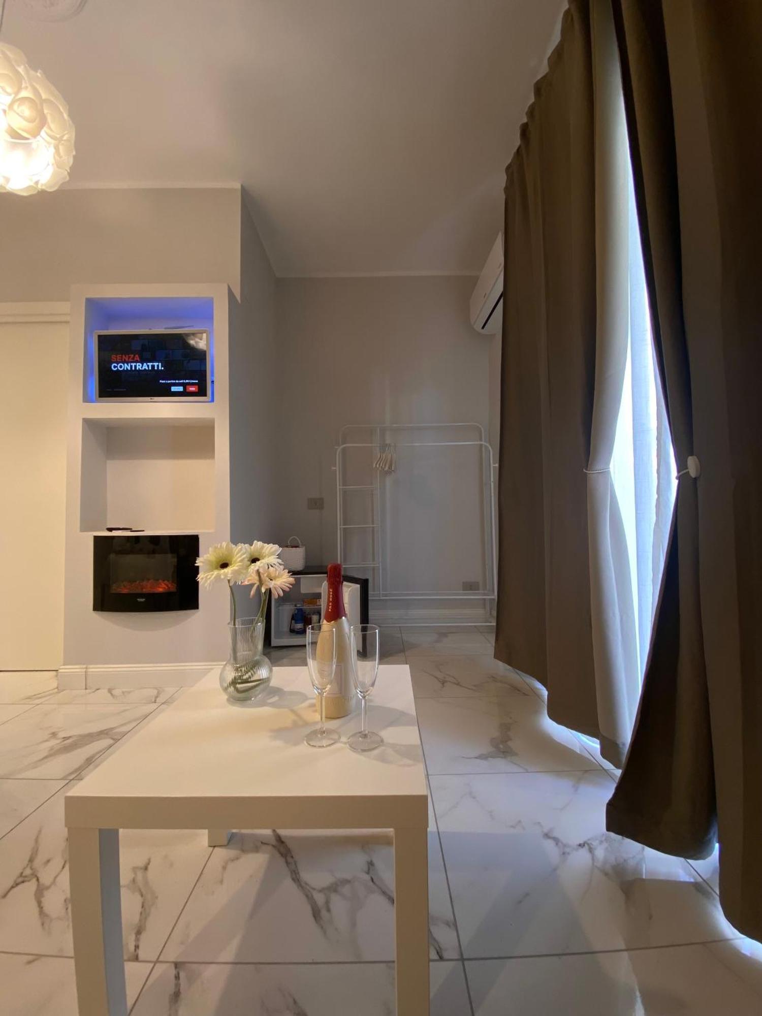 La Dimora Di Marti " Vicino Al Centro Storico Di Napoli" B&B 외부 사진